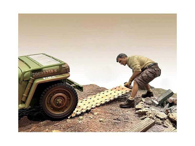 "4X4 Mechanic" Figure 2 with Board Accessory for 1/18 Scale Models by American Diorama free shipping USA