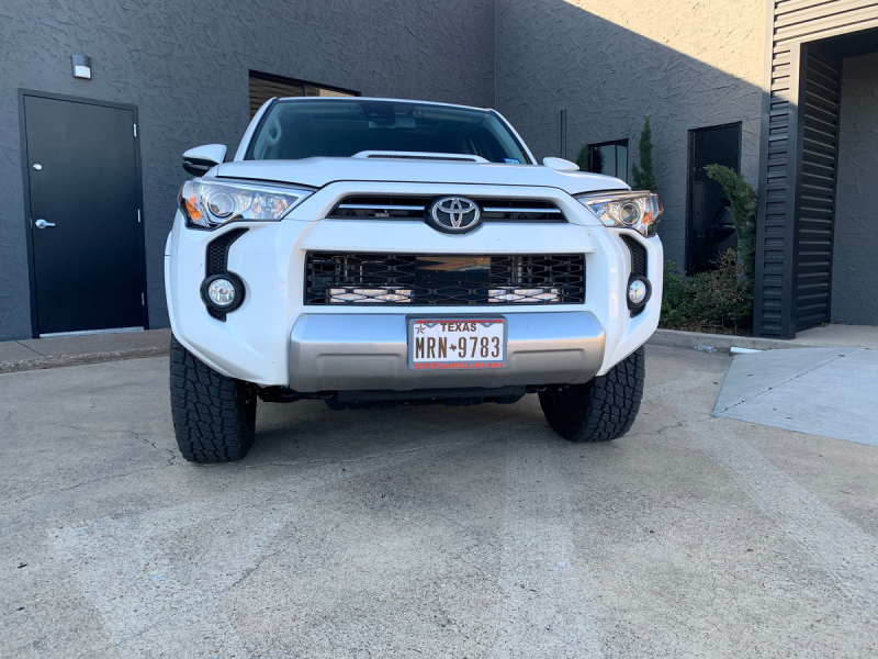 Cali Raised LED Cali Raised 14-24 Toyota 4Runner 32In Hidden Grille LED Light Bar Brackets - One Combo Beam w/ Bar CR2485
