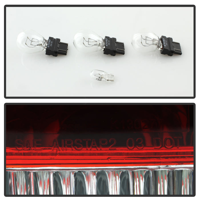 SPYDER xTune 03-06 Chevy Silverado 1500 (w/o Stepside) OEM Tail Light - OEM Left (ALT-JH-CS03-OE-L) 9037955