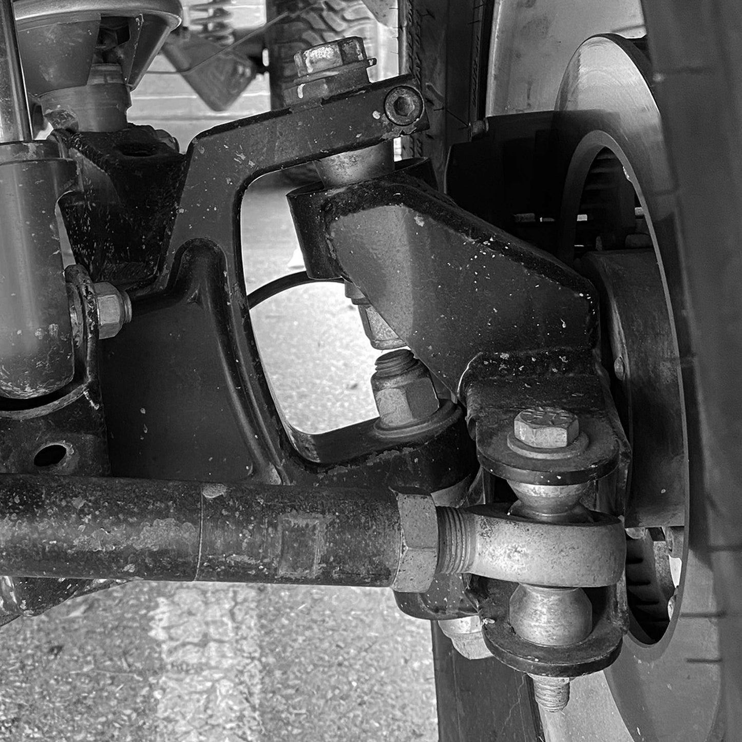 Camburg Ford F-150 2wd 87-96 I-beam Race Spindle & 2.25 Front Hub Upgrade Kit CAM-110095