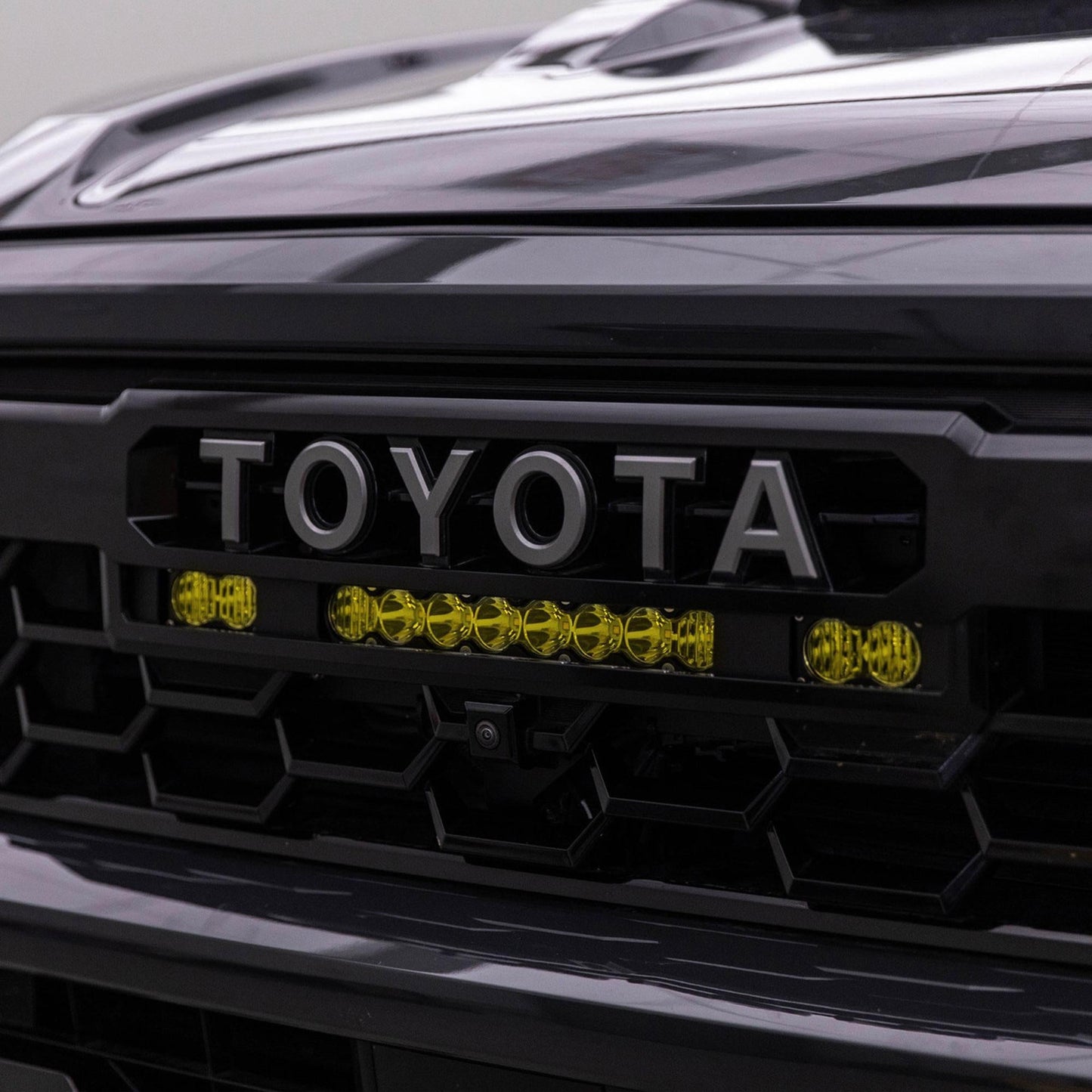 Baja Designs 2024+ Toyota Tacoma S8 10in Light Bar / S2 Pro TRD Pro Grille Conversion Light Kit 448263