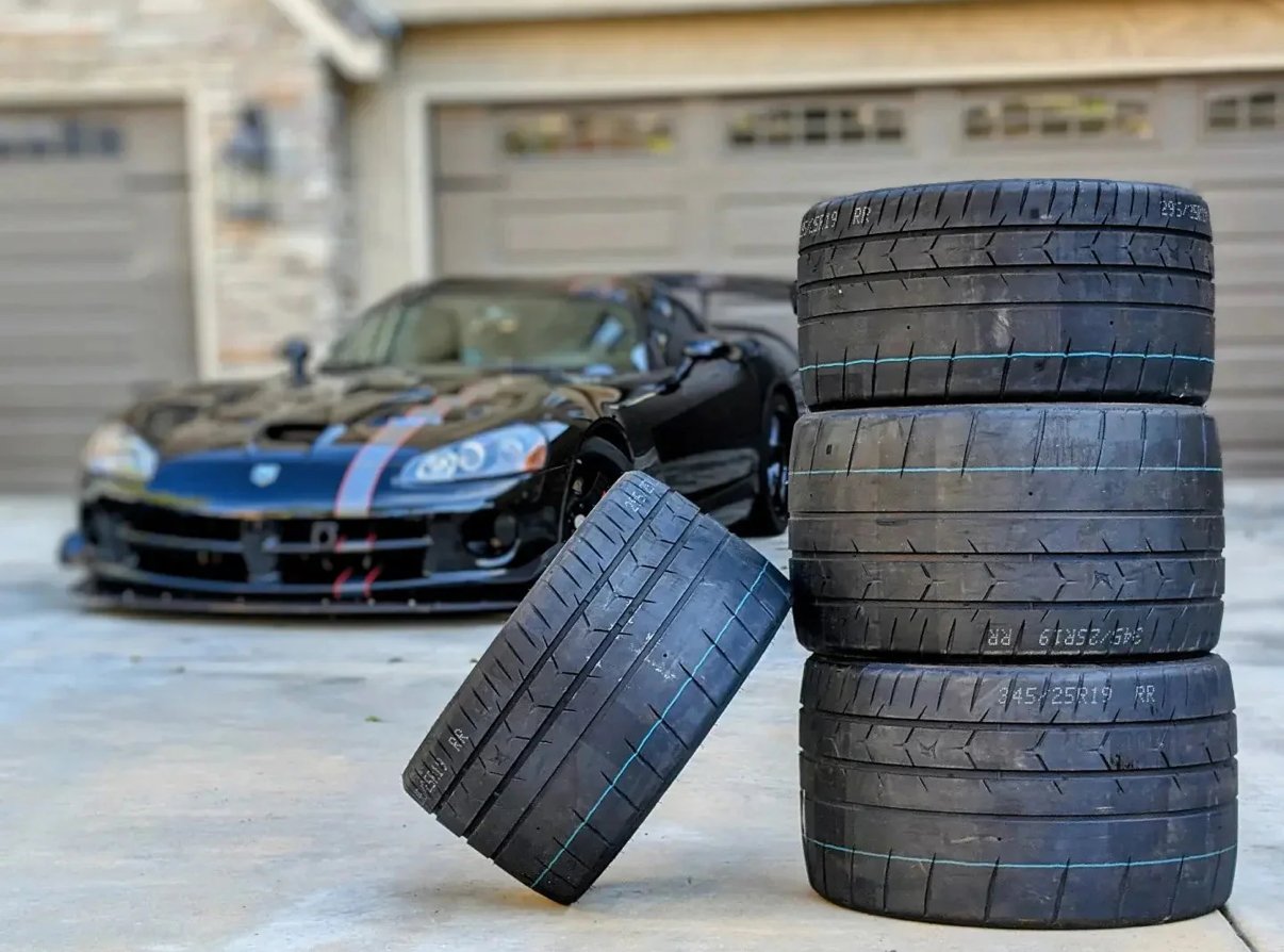 ViTour Tempesta P1 (Super 200 Treadwear)