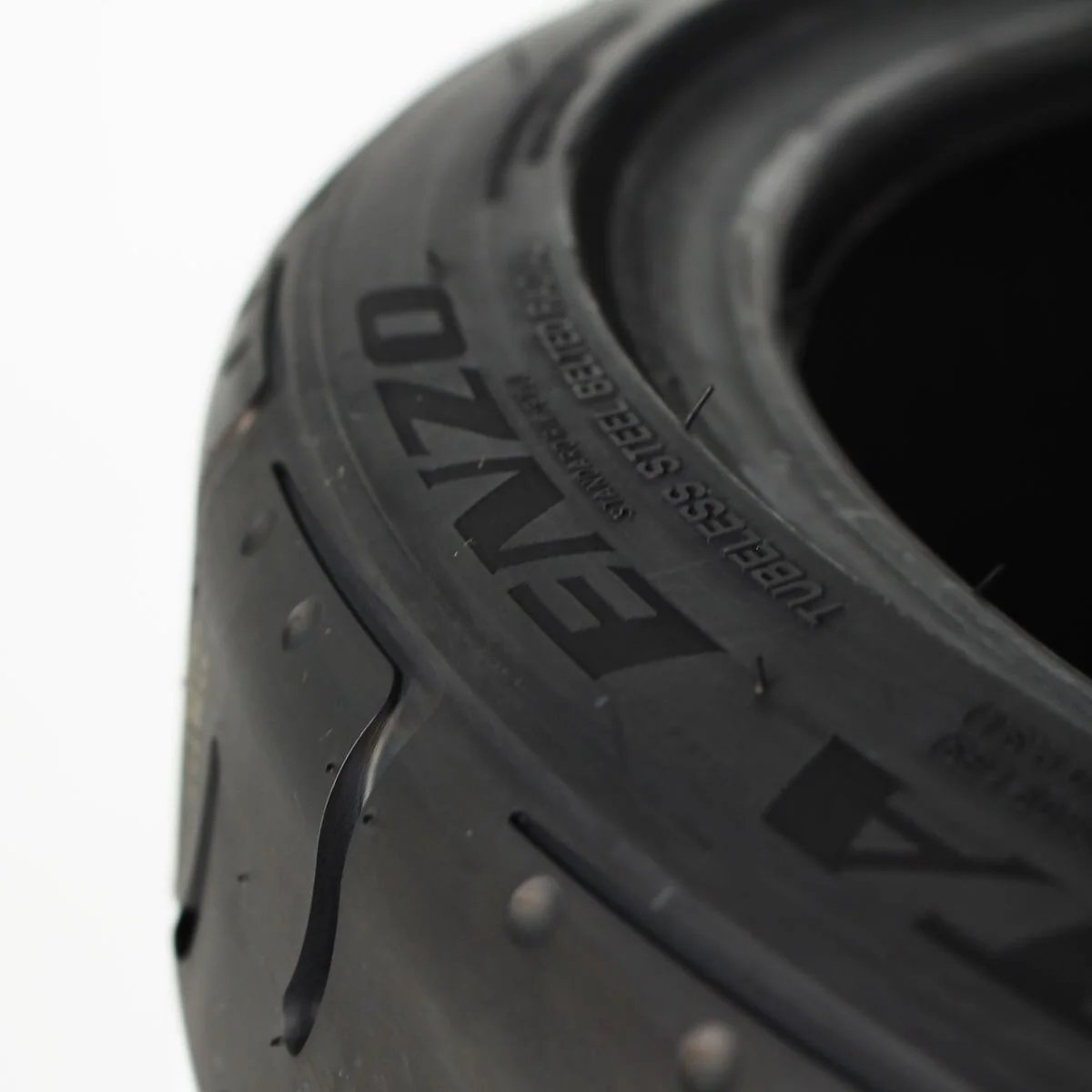 Vitour Tempesta Enzo V-01R (200 Treadwear)