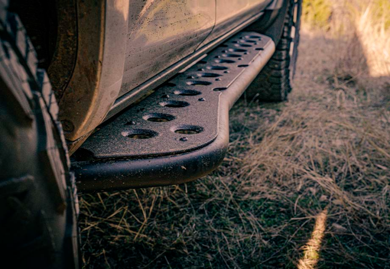 Cali Raised LED Cali Raised 05-23 Toyota Tacoma Step Ed Rock Sliders - Access Cab Wi No Kick Out/Yes Raw Steel /Bed CR2646