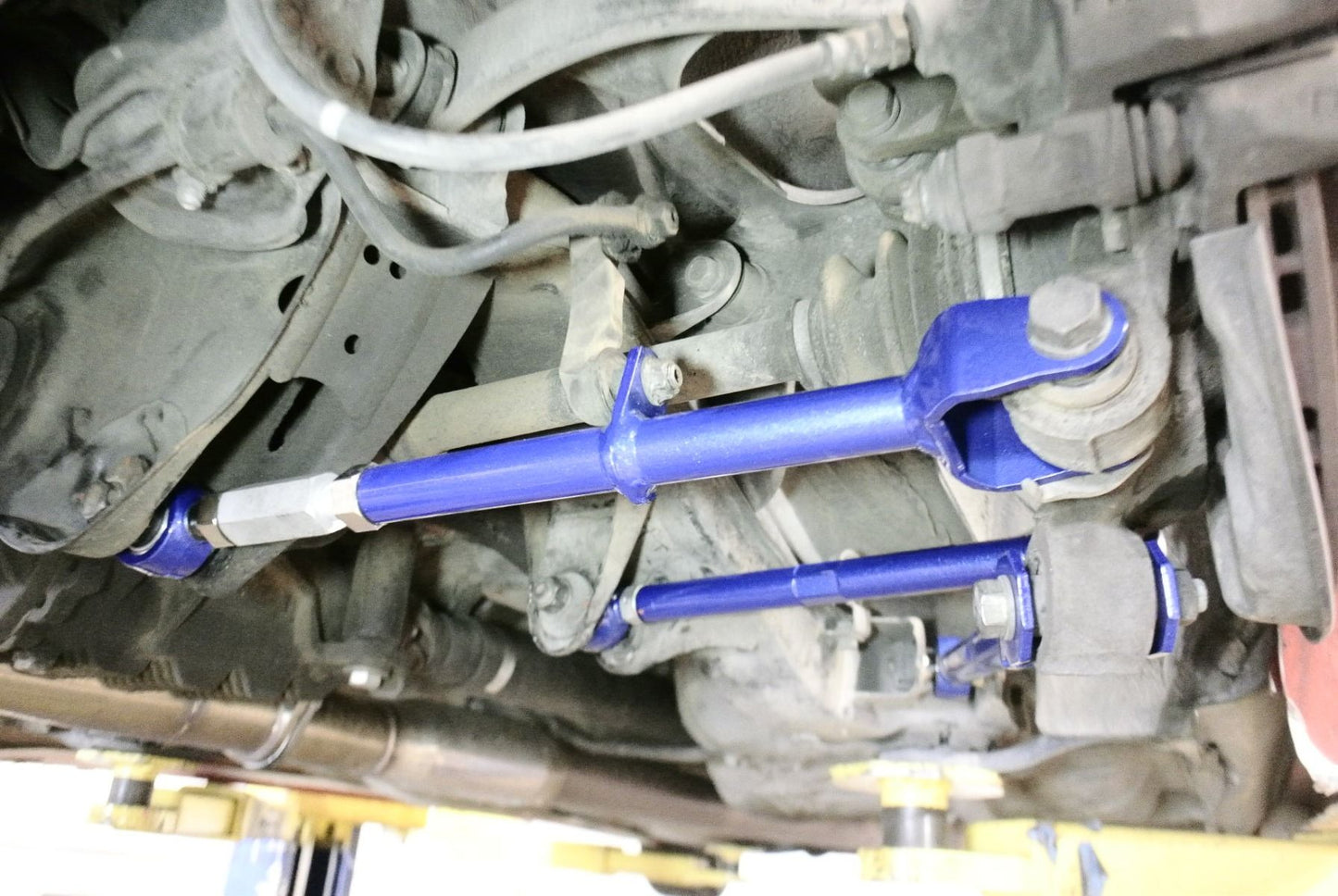 Megan Racing Rear Lower Arm for Toyota Chaser 89-92, Mark II 88-96, Cressida 1988-1992 Lightweight Steel-Alloy Powder Coated MRS-TY-0210