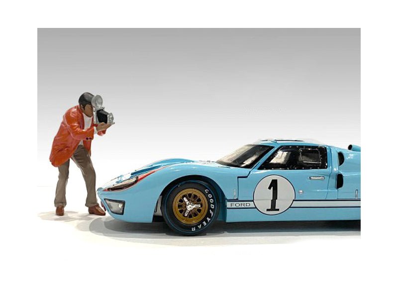 "Race Day 1" Figurine III for 1/24 Scale Models by American Diorama free shipping USA