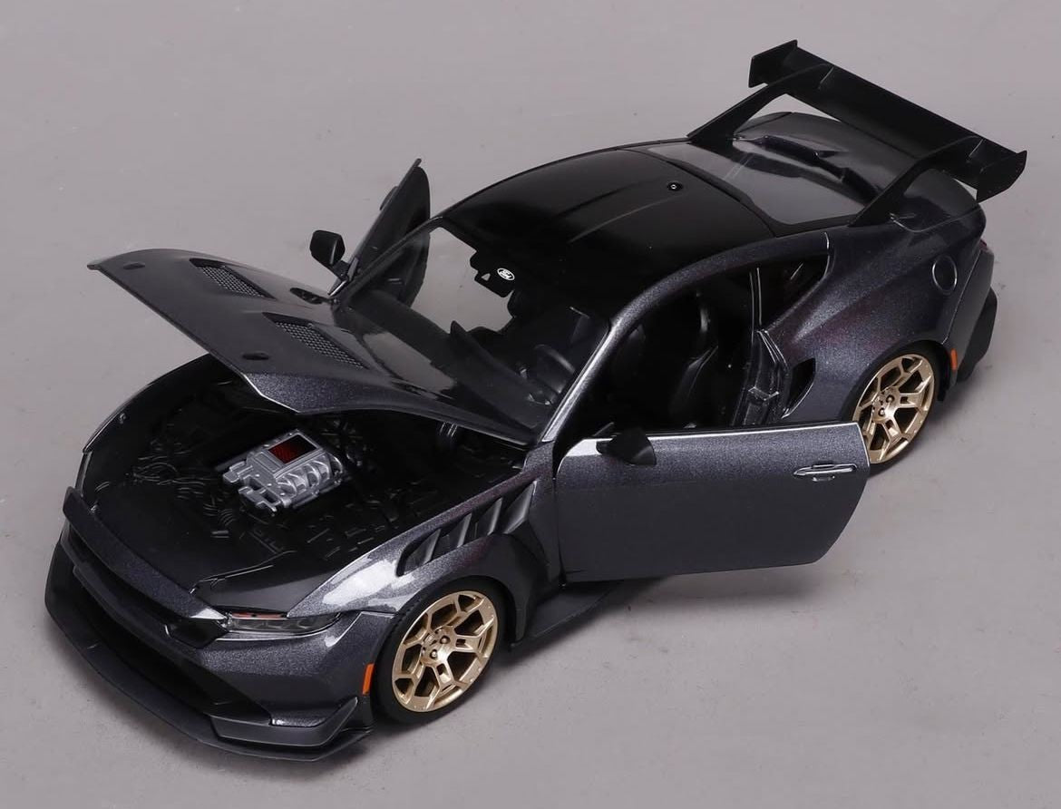 Maisto 2024 Ford USA Mustang GTD 5.2L V8 Coupe Grey 1:18