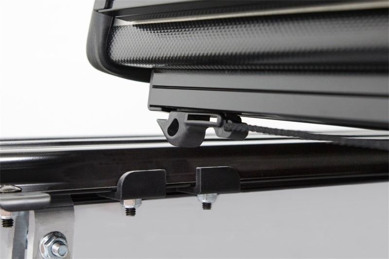 Access LOMAX Professional Series Tri-Fold Cover 07-13 Chevy 1500 5ft 8in Bed (Excl Classic) B0020059