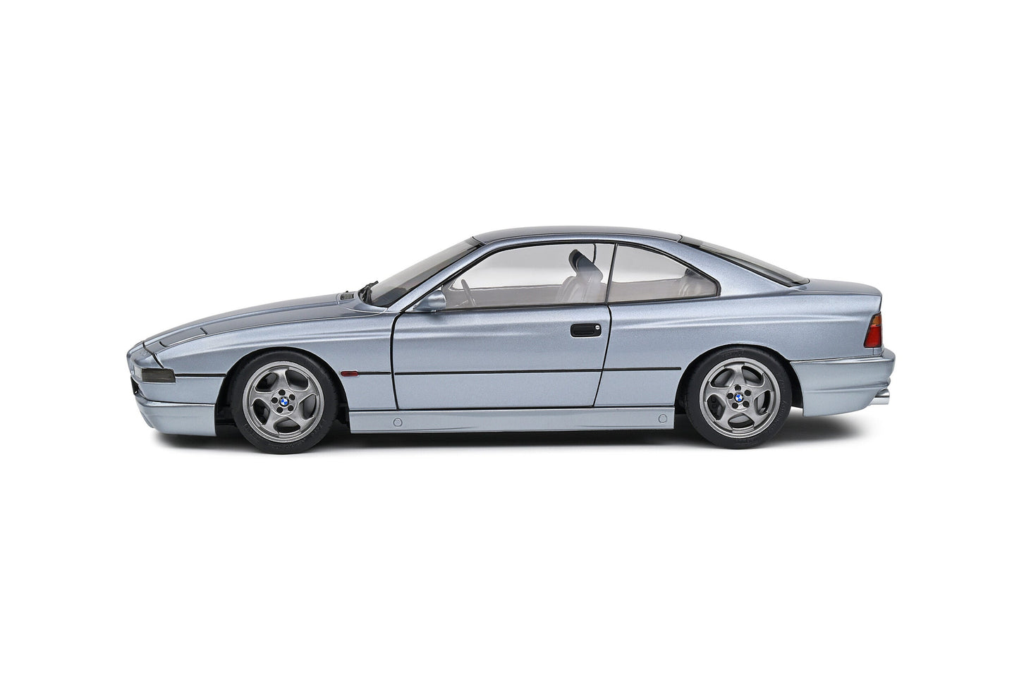 Solido 1992 BMW E31 850 CSi Coupe Arctic Silver Metallic 1:18 *Defect*