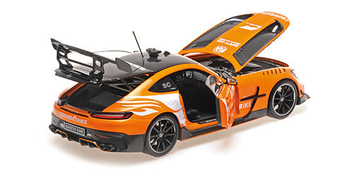 Minichamps Mercedes Benz AMG GT V8 Black Series Safety Car F1 Silverstone 2025 Orange 1:18