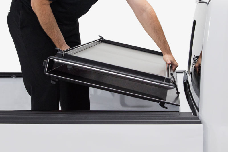 Access LOMAX Professional Series TriFold Cover 16-19 Toyota Tacoma 5ft Bed (Excl Trucks w/OE Cover) B0050019