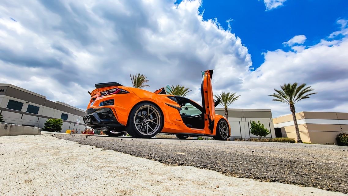 Vertical doors | Chevrolet Corvette C8 Z06 2023-2025  Lambo Door Conversion Kit