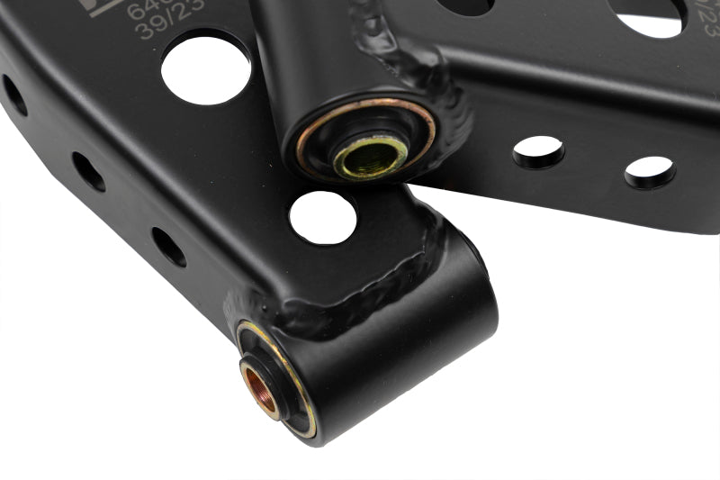 Belltech SHACKLE AND HANGER KIT 95-99 Tahoe/Yukon 4 door 4inch 6636