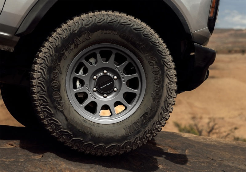 Ford Racing 21-23 Bronco (Excl Bronco Raptor) 17x8.5 Method Matte Gray Wheel Kit M-1007K-M1785G