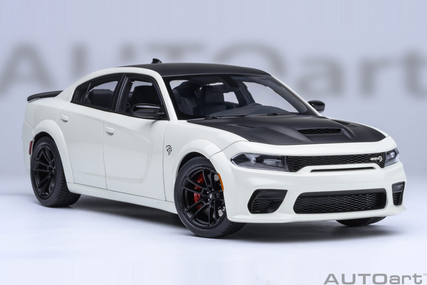 AUTOart Dodge Charger SRT Hellcat Redeye Jailbreak Knuckle White 1:18