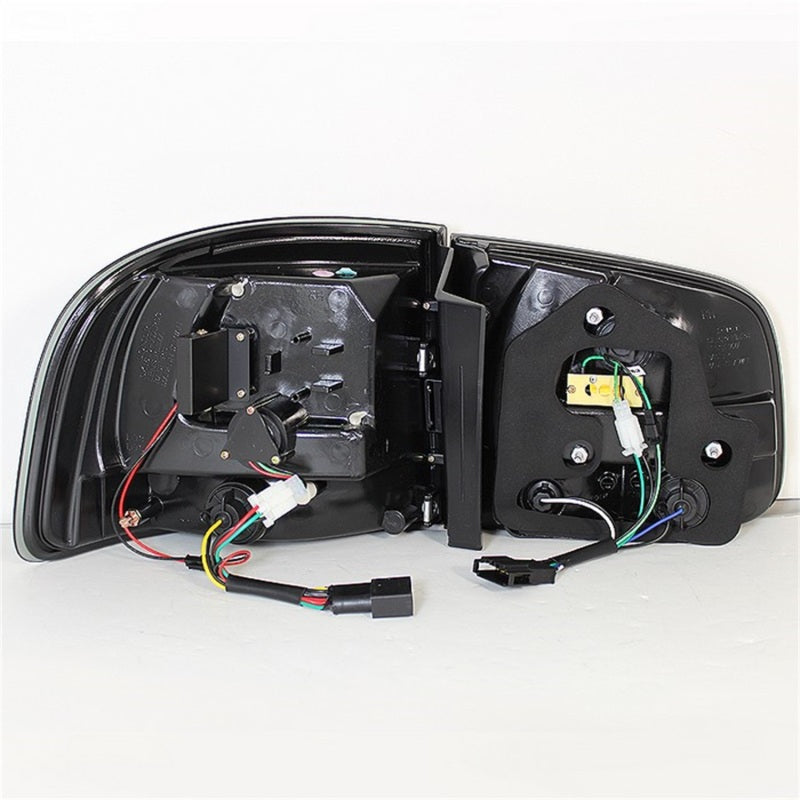 Spyder Volkswagen Touareg 03-07 LED Tail Lights Black ALT-YD-VTOU04-LED-BK 5042699