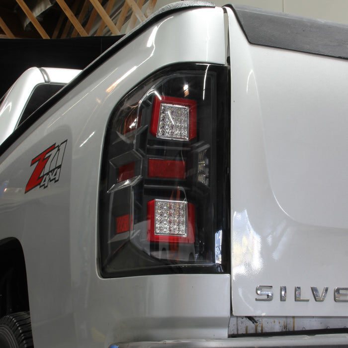 SPYDER xTune 07-13 Chevrolet Silverado 1500/3500 Full LED Tail Lights - Black (ALT-CH-CSIL07-FLED-BK) 9951480
