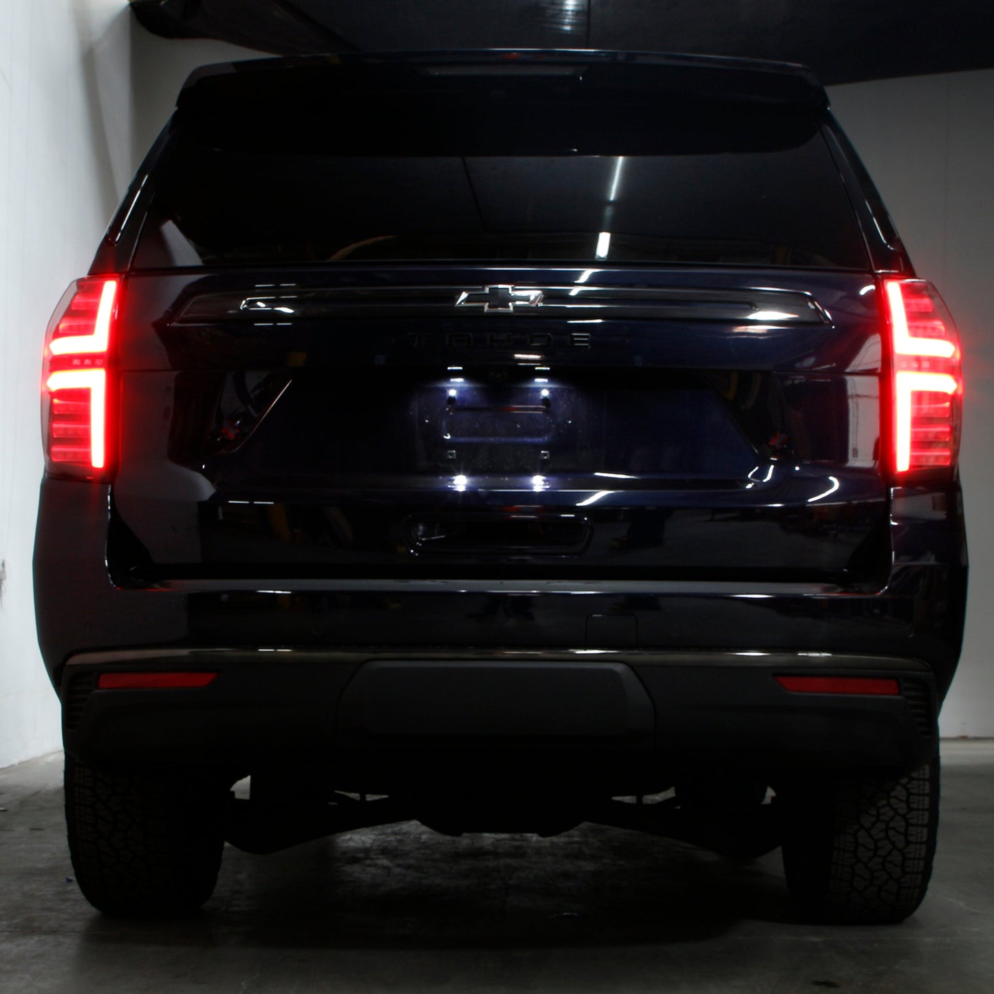 SPYDER 21-23 Chevy Tahoe/Suburban (Halogen Only) LED Tail Lights - Blk (ALT-YD-CSUB21HAL-GR-BK) 5088864
