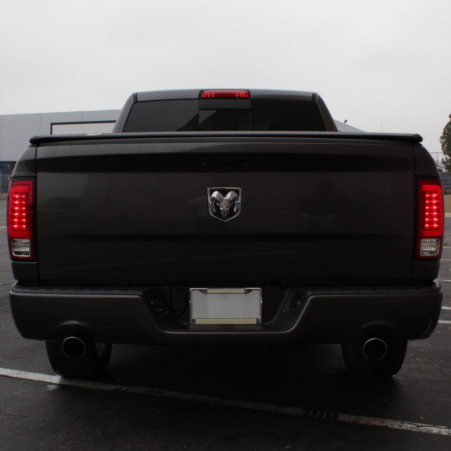 Spyder 09-16 Dodge Ram 1500 Light Bar LED Tail Lights - Red Clear ALT-YD-DRAM09V2-LED-RC 5084040