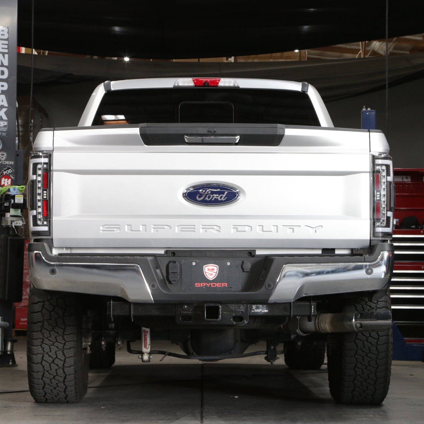 Spyder 17-18 Ford F-250 Super Duty (Excl LED Models) LED Tail Lights - Black (ALT-YD-FS17-LED-BK) 5085580