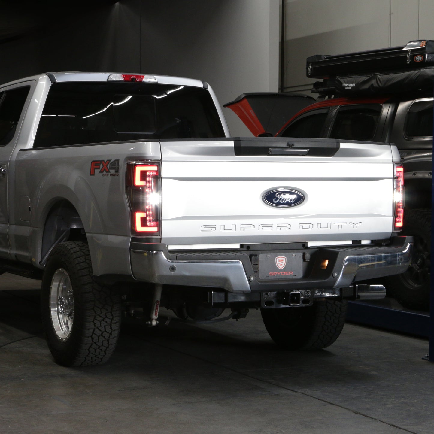 Spyder 17-18 Ford F-250 Super Duty (Excl LED Models) LED Tail Lights - Black (ALT-YD-FS17-LED-BK) 5085580