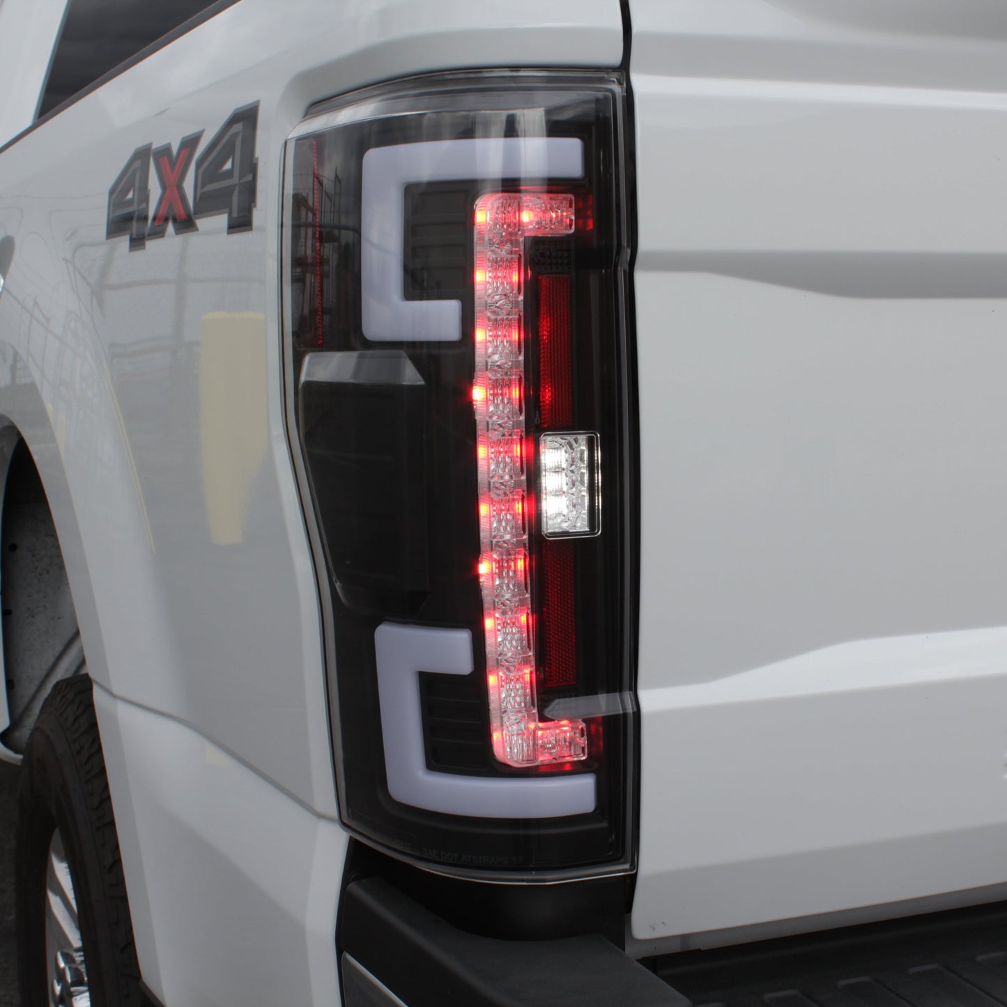 Spyder 17-18 Ford F-250 Super Duty (Excl LED Models) LED Tail Lights - Black (ALT-YD-FS17-LED-BK) 5085580