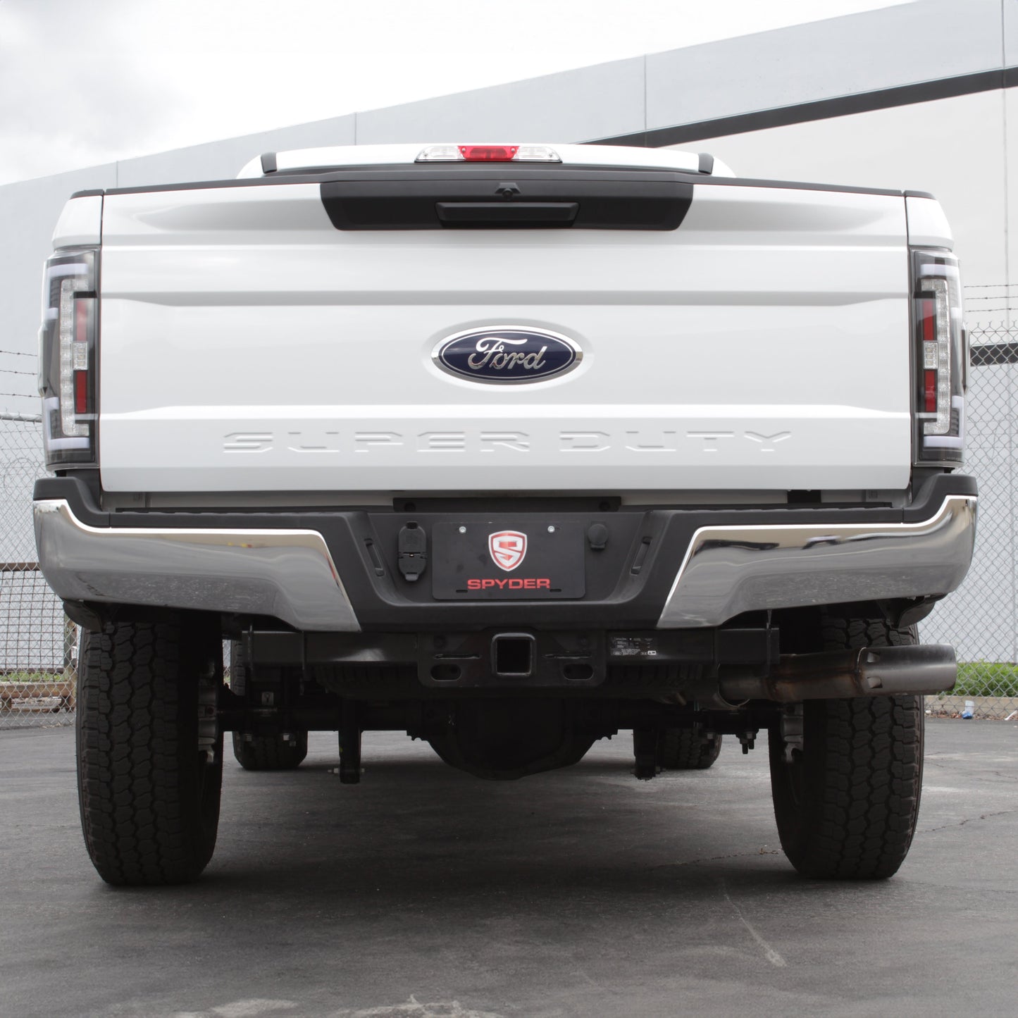 Spyder 17-18 Ford F-250 Super Duty (Excl LED Models) LED Tail Lights - Black (ALT-YD-FS17-LED-BK) 5085580