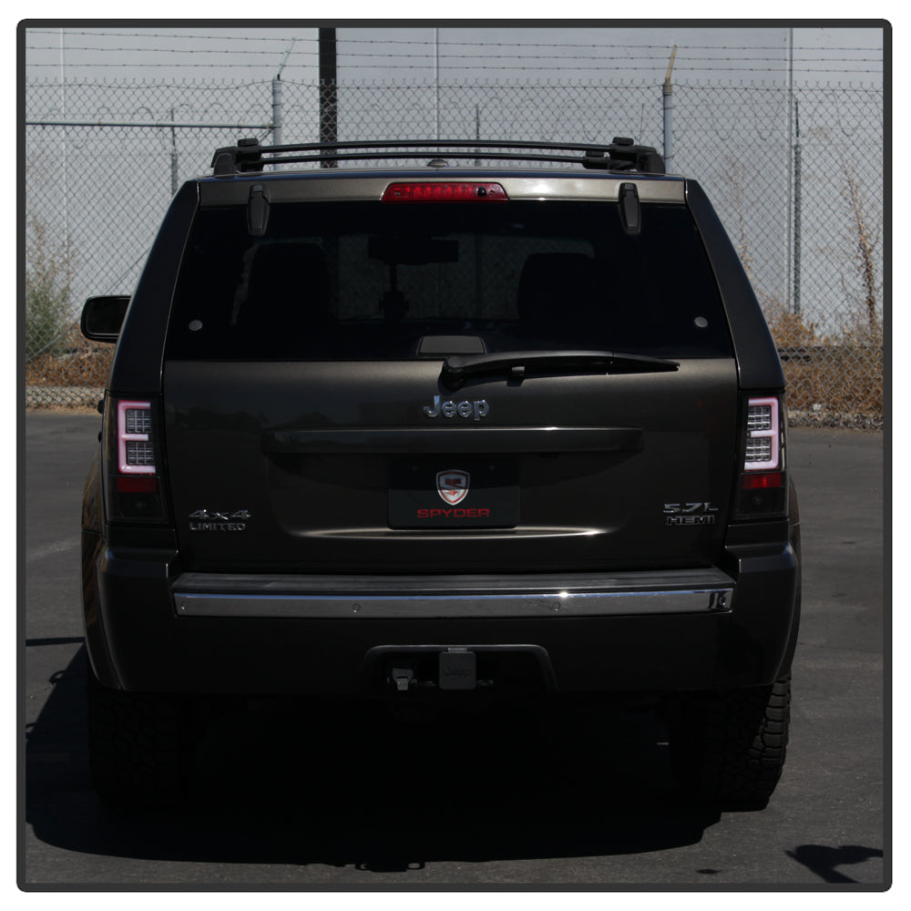 Spyder 07-10 Jeep Grand Cherokee Light Bar LED Tail Lights - Black Smoke ALT-YD-JGC07V2-LB-BSM 5086662