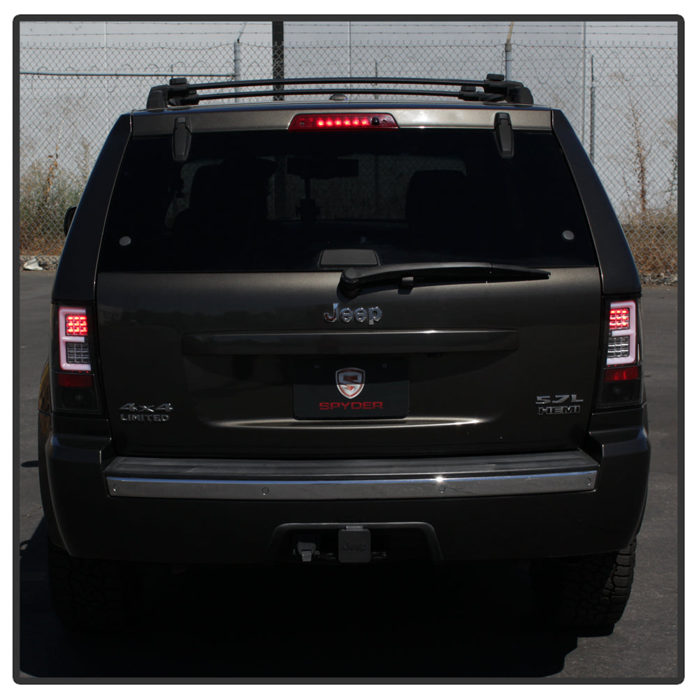 Spyder 07-10 Jeep Grand Cherokee Light Bar LED Tail Lights - Black Smoke ALT-YD-JGC07V2-LB-BSM 5086662