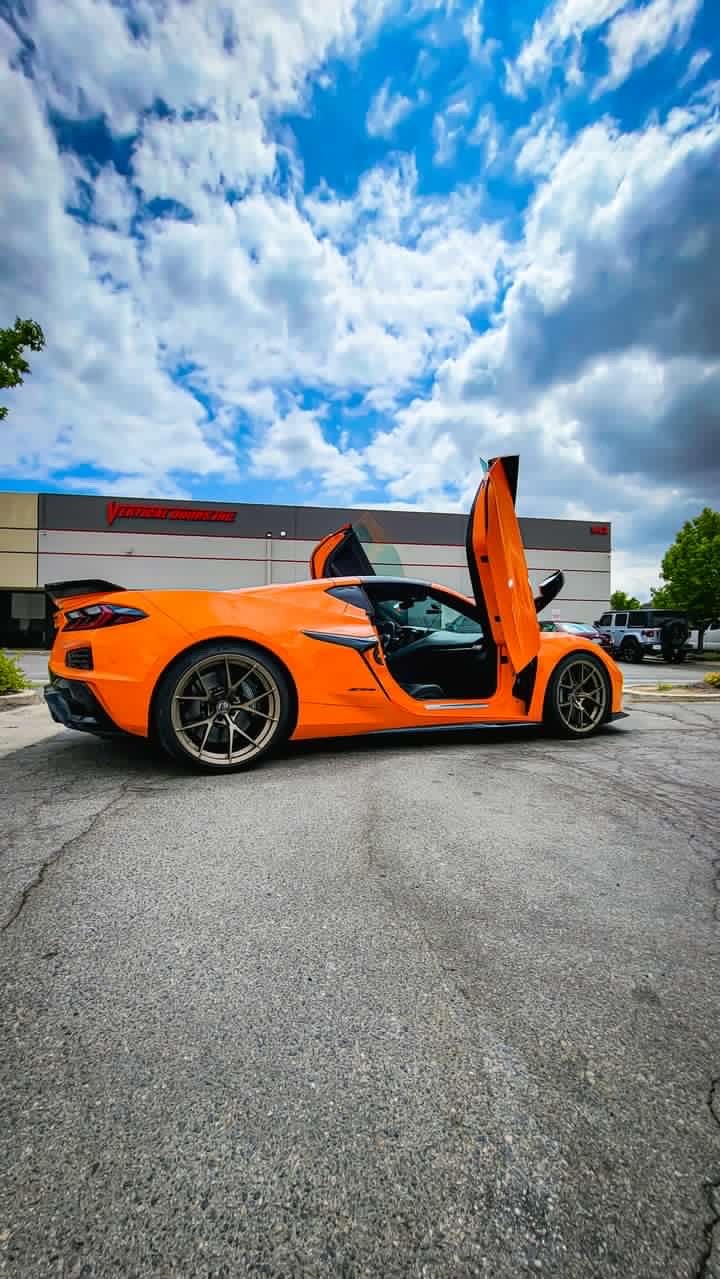 Vertical doors | Chevrolet Corvette C8 Z06 2023-2025  Lambo Door Conversion Kit