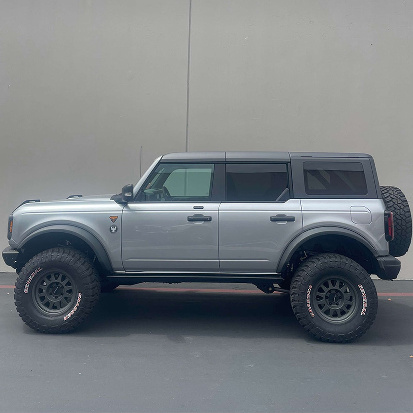 Camburg 2021+ Ford Bronco (Excl. Raptor) FOX 2.5 Elite DSC KINETIK Series Lift Kit CAM-110225-K