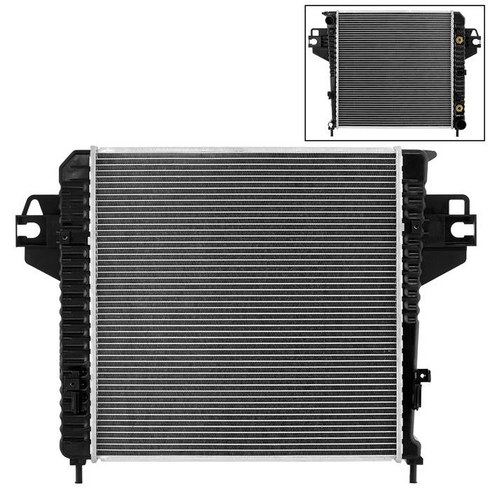 SPYDER xTune 02-06 Jeep Liberty 3.34L Radiator (CDR-K8JLI02334) 9945335