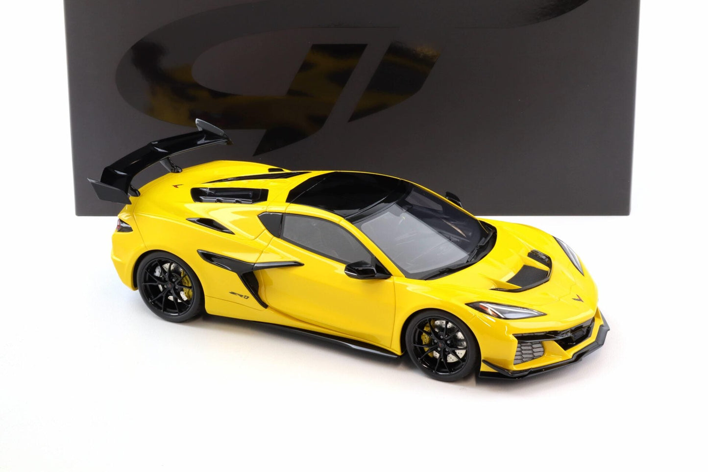 GT Spirit 2025 Chevy Corvette C8 ZR1 Competition Yellow Tintcoat 1:18 *Defect*