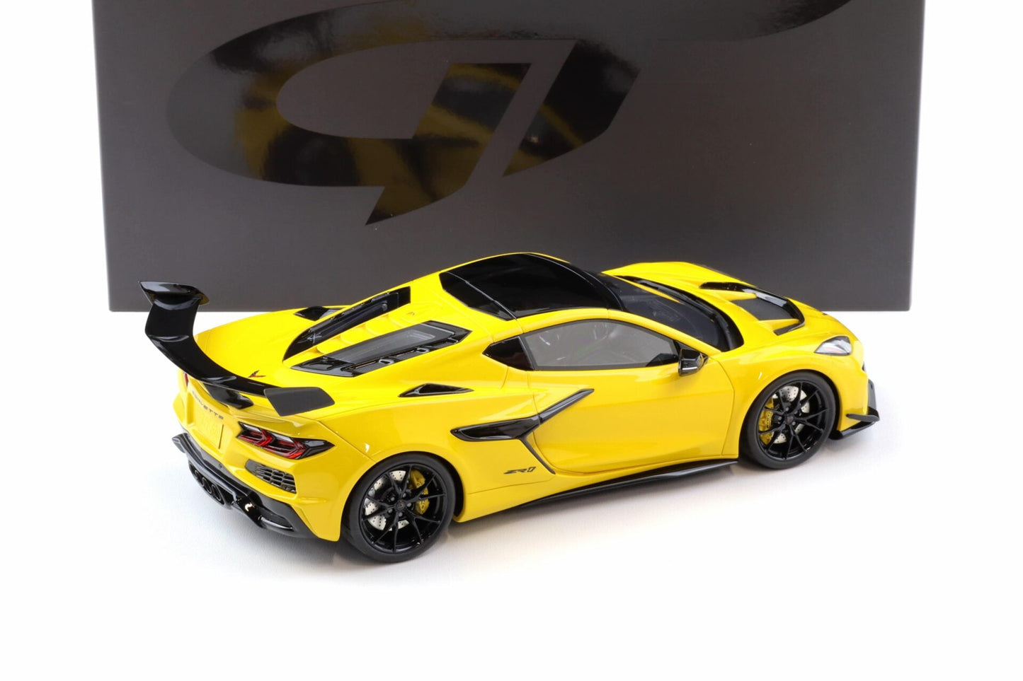 GT Spirit 2025 Chevy Corvette C8 ZR1 Competition Yellow Tintcoat 1:18 *Defect*