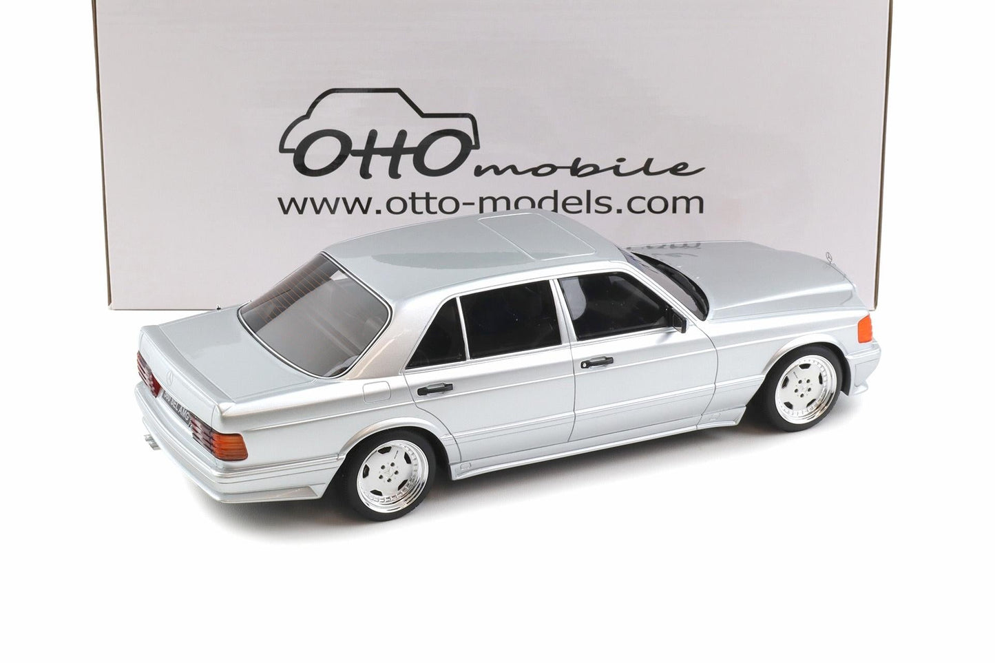 Otto 1989 Mercedes-Benz 560 6.0L SEL AMG W126 Brilliant Silver 1:18
