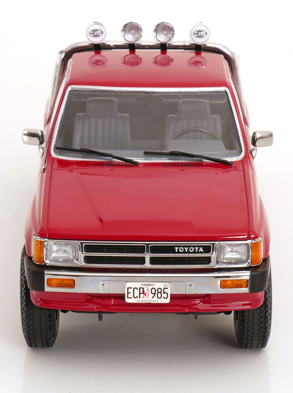 KK Scale 1985 Toyota Hilux Xtra Cab 4x4 Pickup Truck Red 1:18