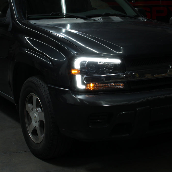 SPYDER xTune 02-09 Chevrolet Trailblazer Projector Headlights Light Bar DRL - Black (PRO-JH-CTB02-LBDRL-BK) 9050749
