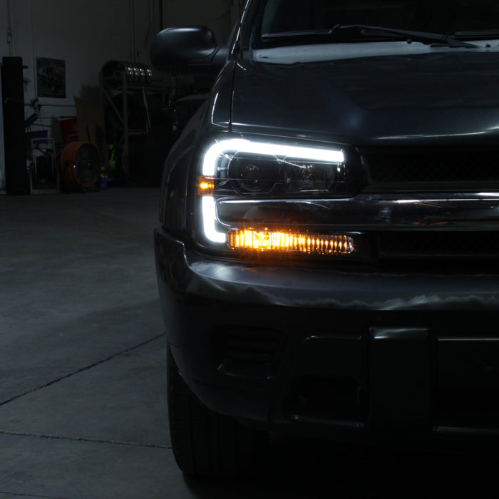 SPYDER xTune 02-09 Chevrolet Trailblazer Projector Headlights Light Bar DRL - Black (PRO-JH-CTB02-LBDRL-BK) 9050749