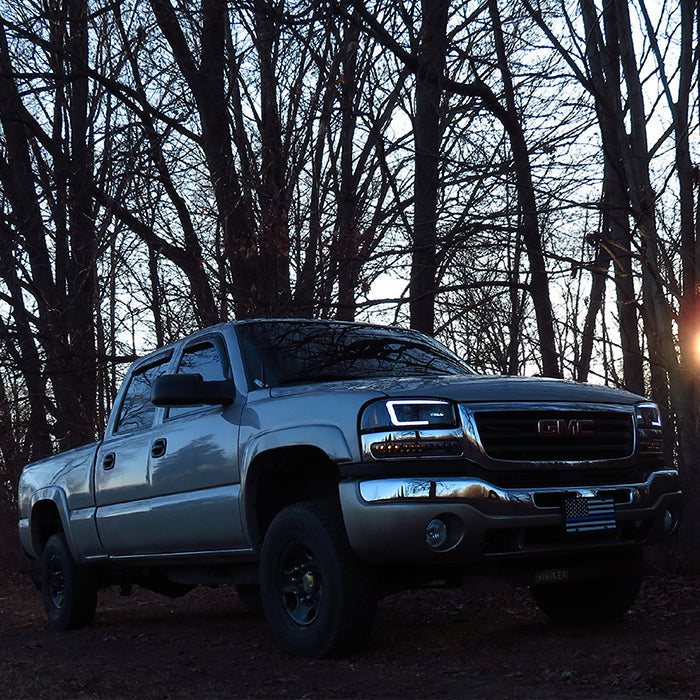 Spyder GMC Sierra 1500/2500/3500 99-06 V2 Projector Headlights - DRL - Black PRO-YD-CDE00V2-LB-BK 5084521