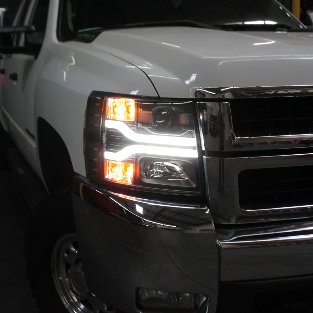 Spyder Chevy Silverado 1500 07-13 Version 3 Projector Headlights - Black PRO-YD-CS07V3-LBDRL-BK 5083609