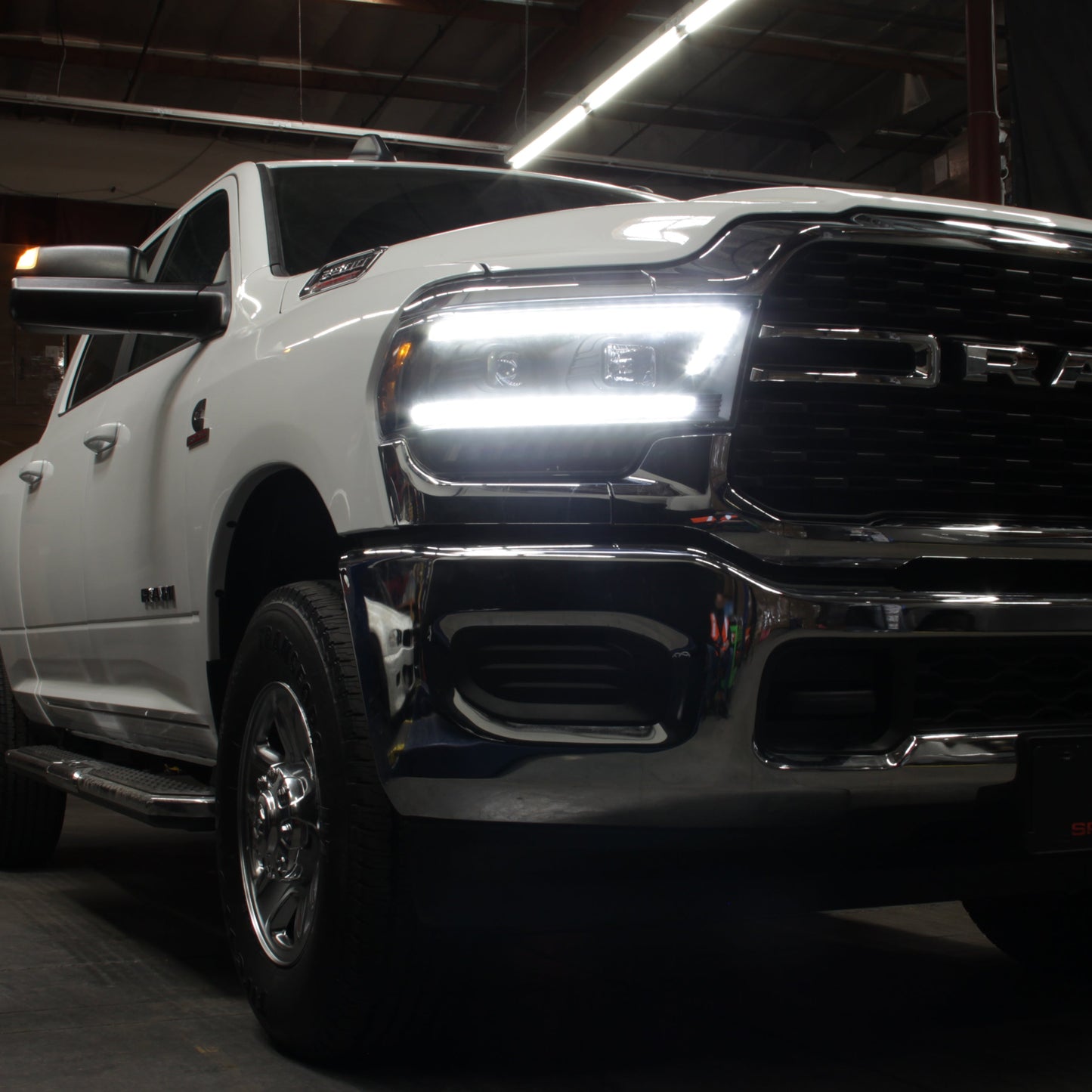 SPYDER 19-22 Dodge Ram 2500 (Halogen Only) Projector Headlights - Black PRO-YD-DR19HDHALSI-SEQ-BK 5088611
