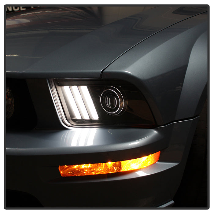 Spyder 05-08 Ford Mustang Projector Headlights V2 w/ LED DRL - Black (PRO-YD-FM05V2-DRL-BK) 5083876