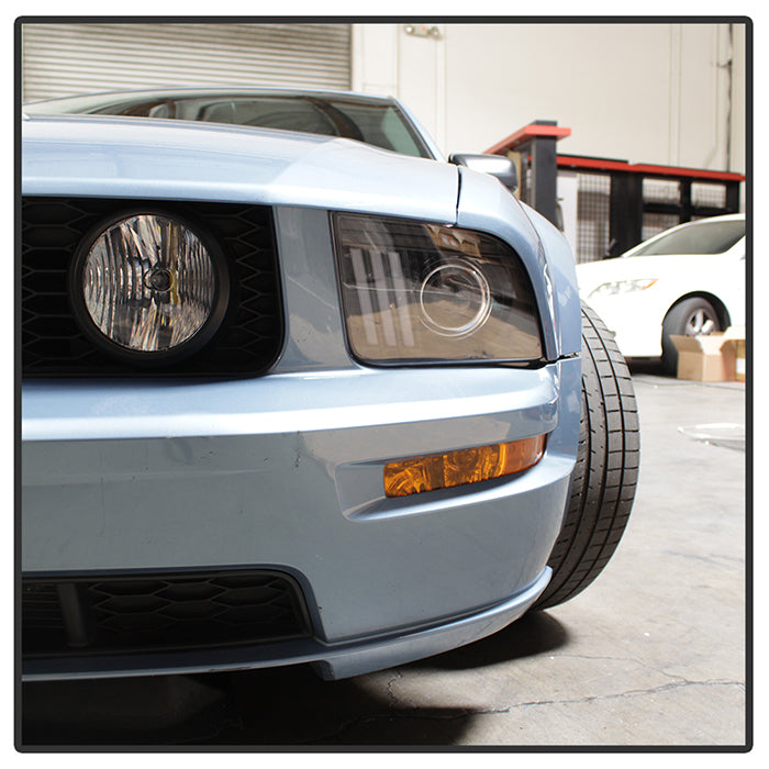 Spyder 05-08 Ford Mustang Projector Headlights V2 w/ LED DRL - Black (PRO-YD-FM05V2-DRL-BK) 5083876