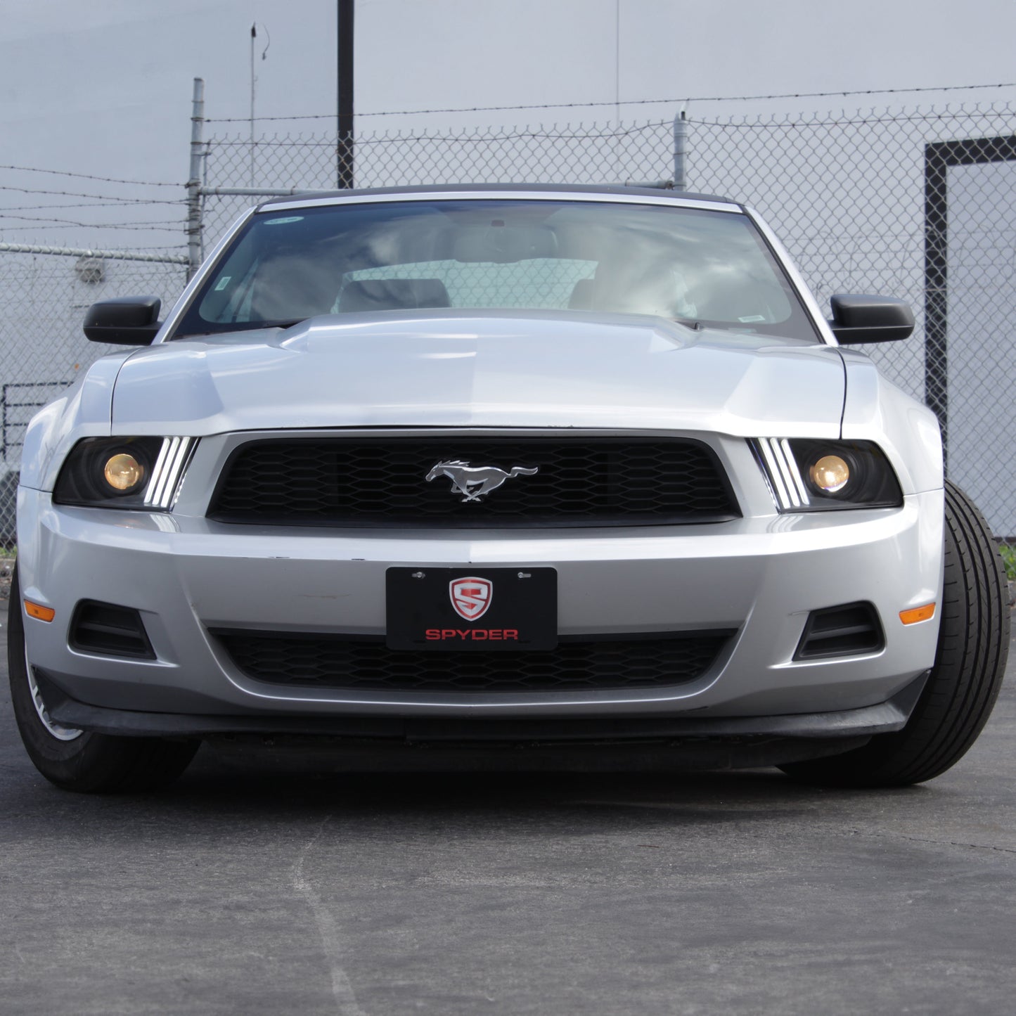 Spyder 10-13 Ford Mustang - Halogen - Projector Headlights - LED Signals -Black (PRO-YD-FM2010V2-BK) 5085429