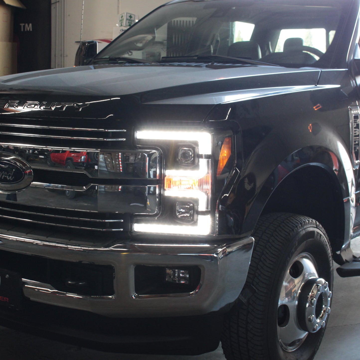 Spyder Ford F-250/F-350/F450 Super Duty 17-18 Projector Headlights Black PRO-YD-FS17-SBSEQ-BK 5086280