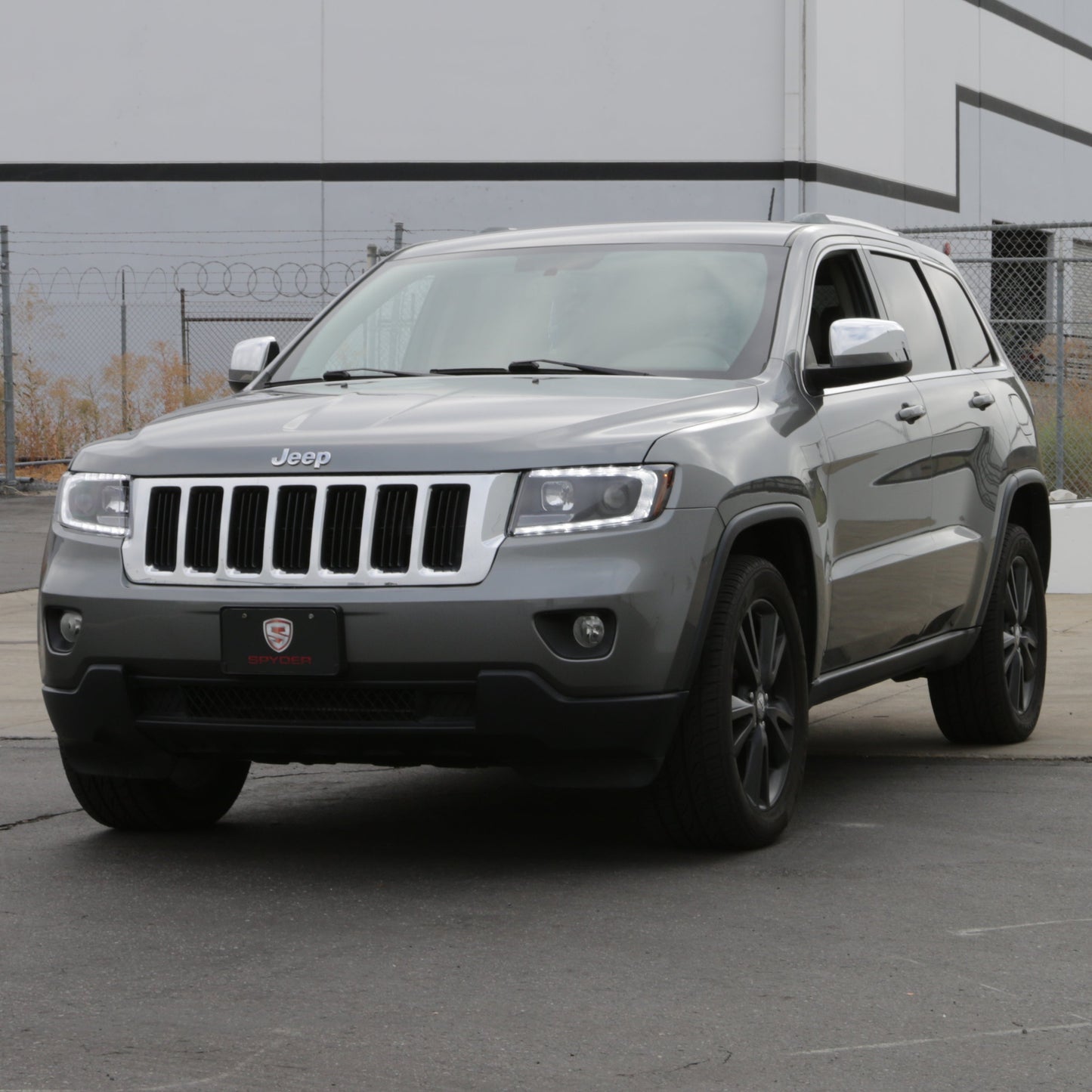 Spyder 11-13 Jeep Grand Cherokee - Light Bar Proj Headlights - Halo Model - Blk - PRO-YD-JGC11-LB-BK 5085795