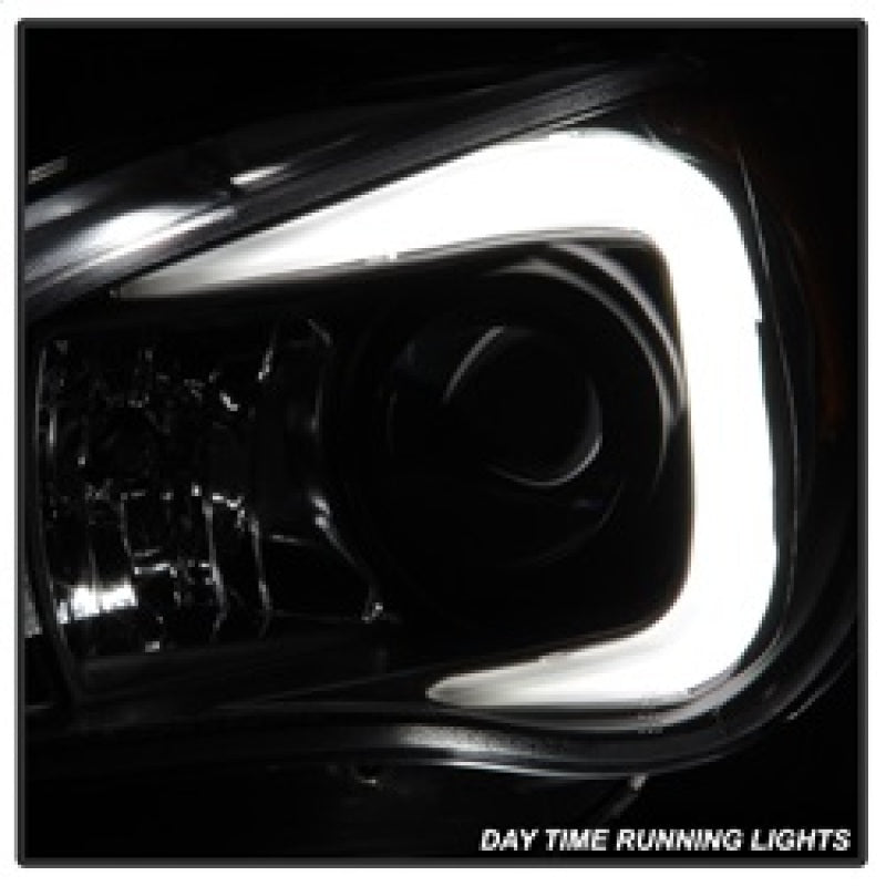 Spyder Subaru WRX 2006-2007 Projector Headlights - Halogen Only - Black PRO-YD-SWRX06-LBDRL-BK 5083920