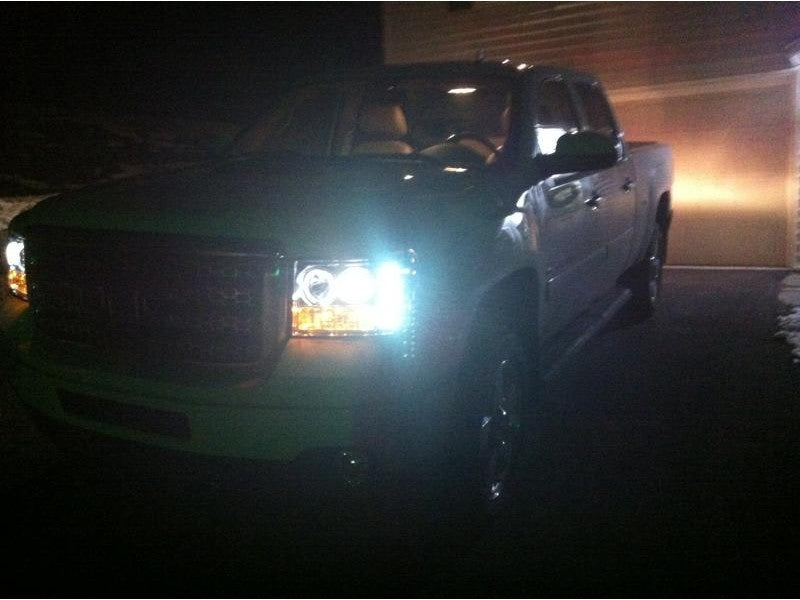Spyder GMC Sierra 1500/2500/3500 07-13 Projector Headlights LED Halo- LED Chrome PRO-YD-GS07-HL-C 5010612