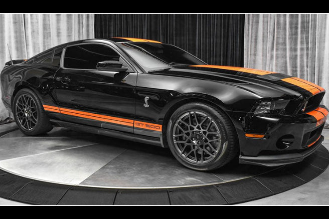 Shelby Collectibles 2013 Ford Shelby Mustang GT500 Black w/ Orange Stripes 1:18