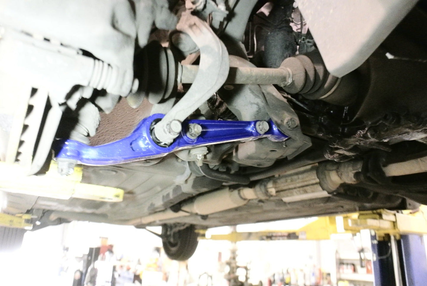 Megan Racing Front Lower Control Arm for 1992 to 1995 Honda Civic 1994 to 2001 Acura Integra Spherical Bushings Bolt-On 1-Year Warranty MRS-HA-0524